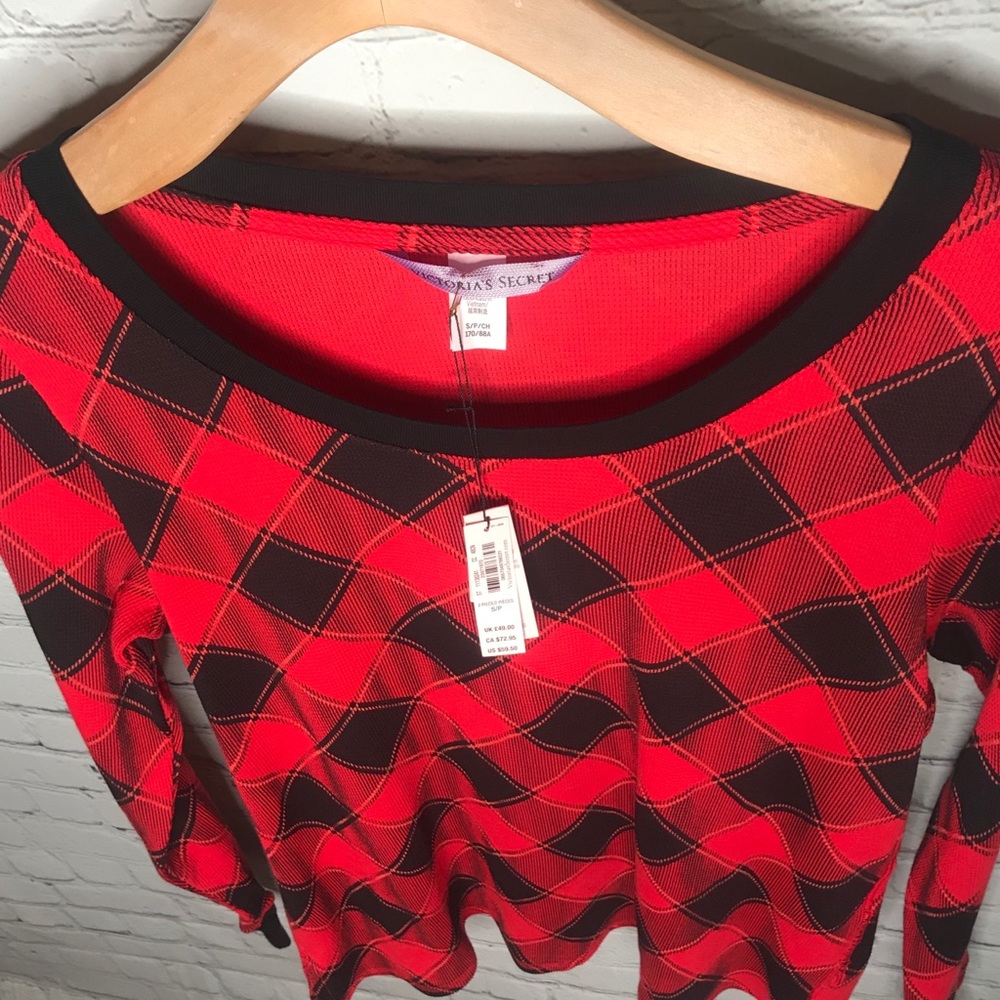 SOLD Victoria’s Secret Long sleeve top - Picture 6 of 6